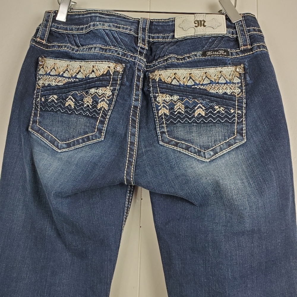 Miss Me unique  midrise Capri jeans with embroidered pockets size 27